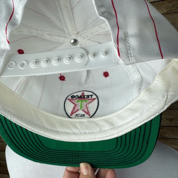 Texaco VTG White and Black Cap with Red Stripes - Picture 5 of 6